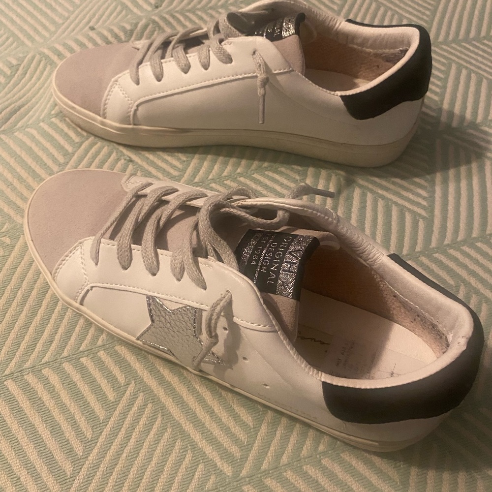 Vintage Havana White and Black Sneakers